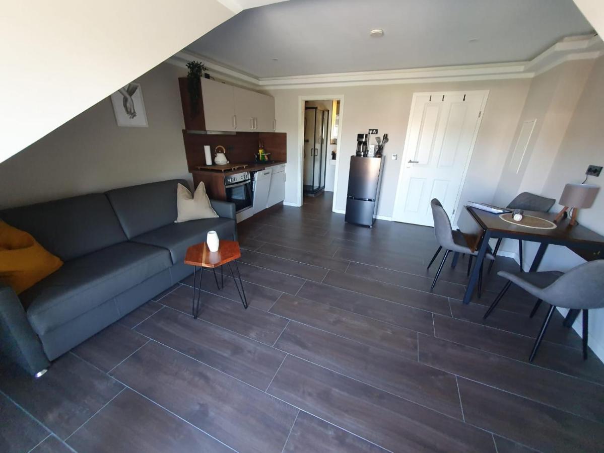 Neumuehler Hof- Ferienwohnung "Benjamin" Mit Grosser Privater Dachterasse Und Guter Anbindung In Die City Schwerin  Exterior foto